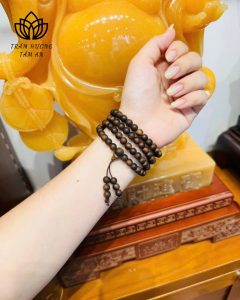 Phối Đồ Với Vòng Trầm 108 Hạt
