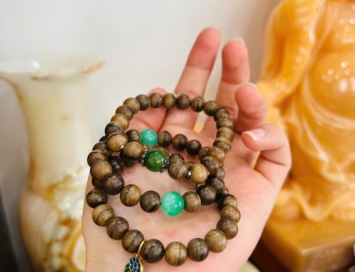 Khám phá ý nghĩa phong thủy của vòng trầm mix ngọc xanh