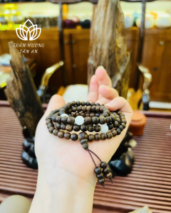 vòng trầm hương hợp tuổi